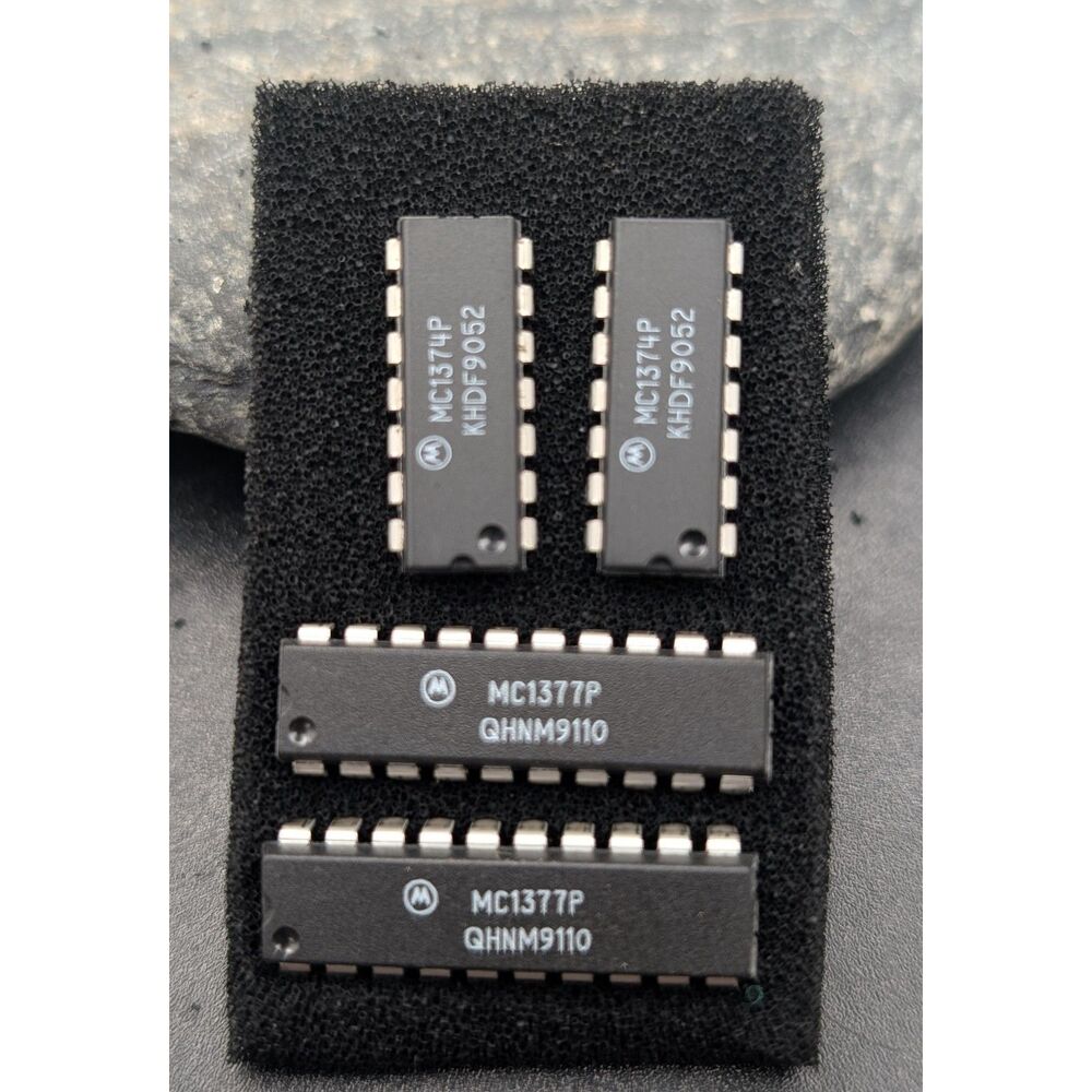 Motorola MC1374P & MC1377P • Analog IC Lot of 4 • Vintage Components
